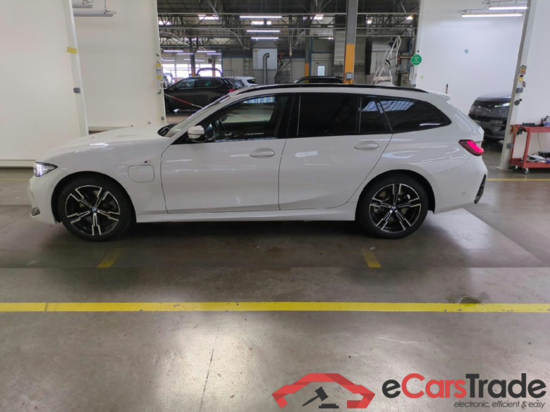 BMW Série 3 Touring / 2022 / 5P / Break 330e 292ch M Sport BVA8 Hybride #2