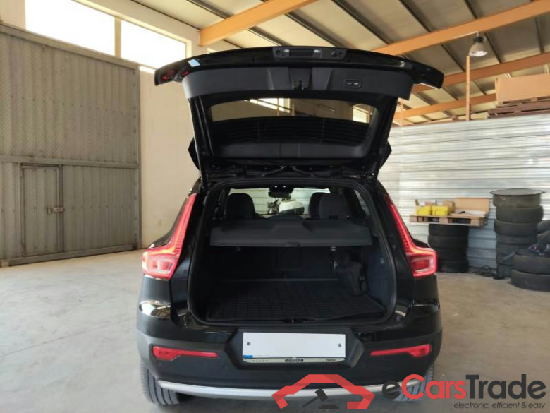 VOLVO XC40 / 2021 / 5P / SUV T4 Recharge Plug-in auto Core #5