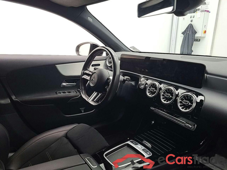 MERCEDES-BENZ A-klasse 180 AMG Line AUT #3