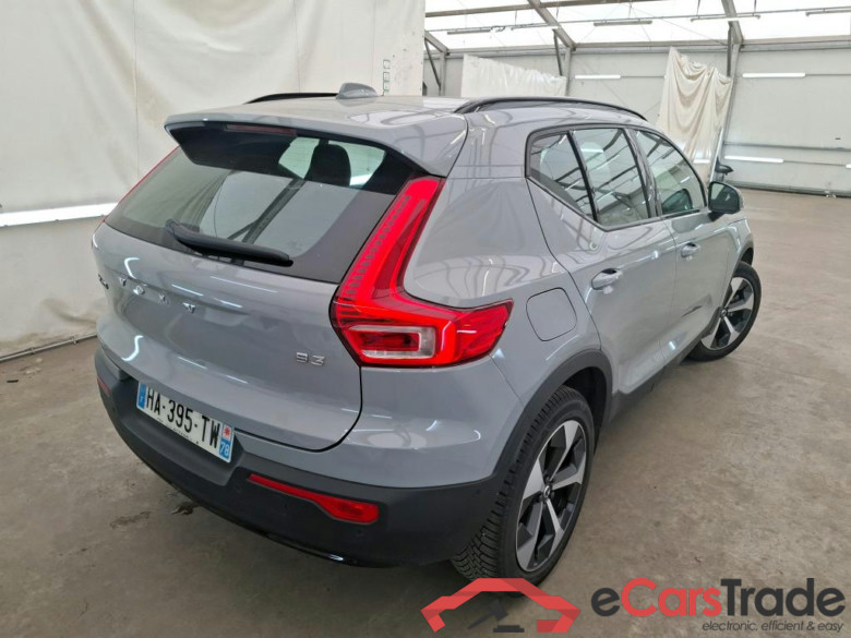 VOLVO XC40 / 2022 / 5P / SUV B3 163 DCT 7 Ultra #3
