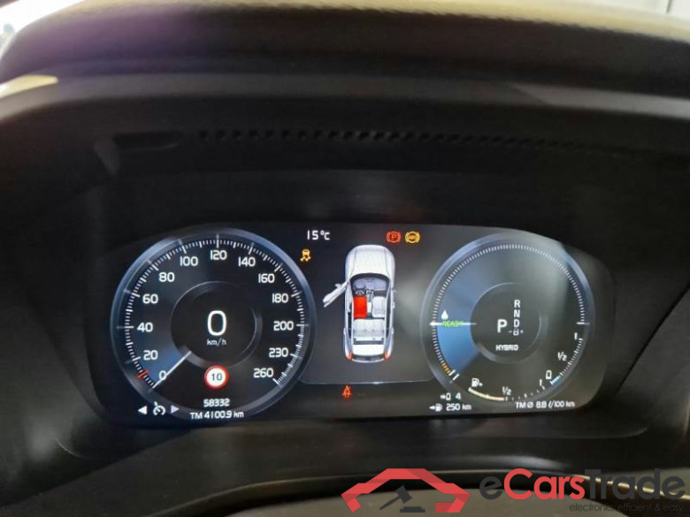 VOLVO XC40 / 2021 / 5P / SUV T4 RECHARGE PLUG-IN AUTO CORE #4