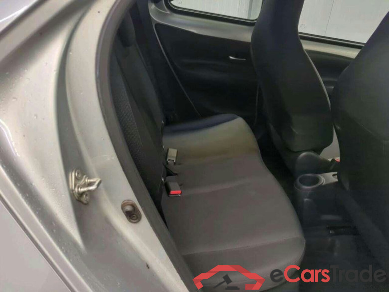 TOYOTA Aygo X 1.0 VVT-i MT Play #4