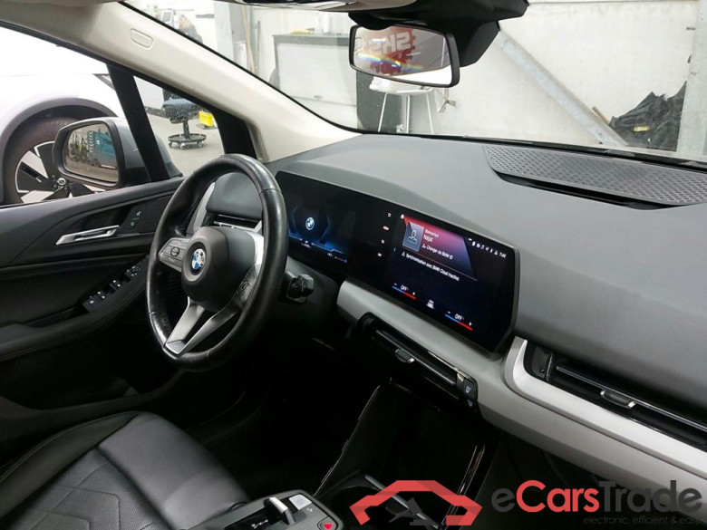 BMW - BMW 2 ACTIVE TOURER 218dA 136PK With Climatic & Navigation & Heated Seats & Driving Assistant Plus & Trailer Hook #3