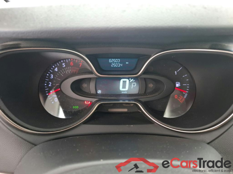 RENAULT Captur / 2017 / 5P / Crossover Intens TCe 150 EDC FAP #6
