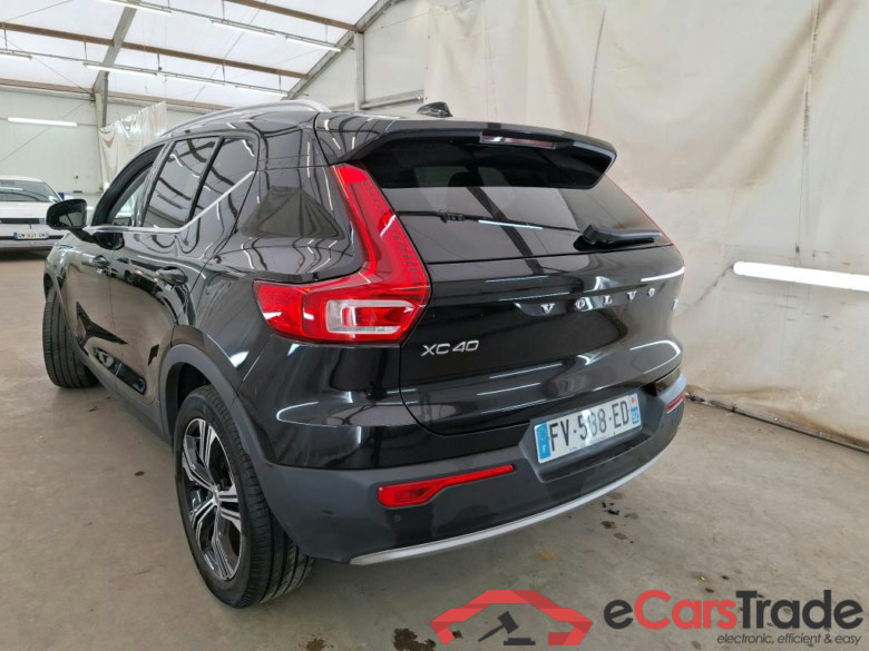 VOLVO XC40 / 2017 / 5P / SUV Recharge T5 262 DCT7 Inscription Luxe #3