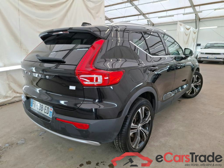 VOLVO XC40 / 2017 / 5P / SUV Recharge T5 262 DCT7 Inscription Luxe #4