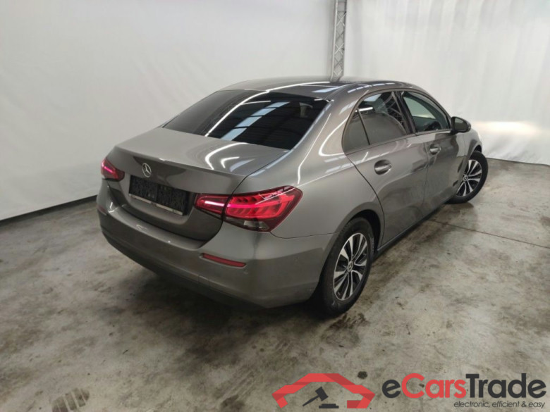 Mercedes-Benz A-Klasse Limousine A 180d Business Solution Essential Aut. 4d #2