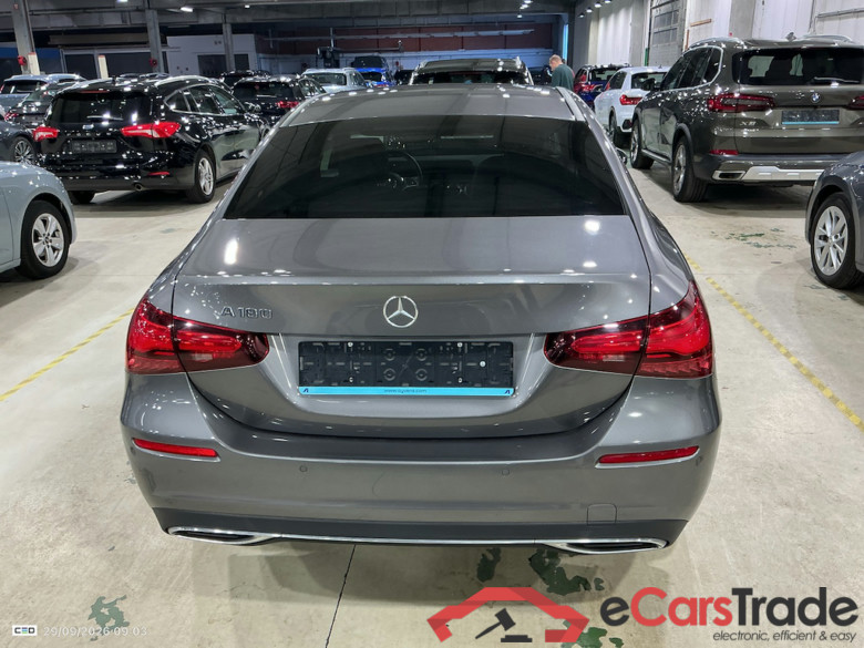 MERCEDES-BENZ A-CLASS LIMOUSINE 1.3 A 180 LUXURY LINE DCT #5