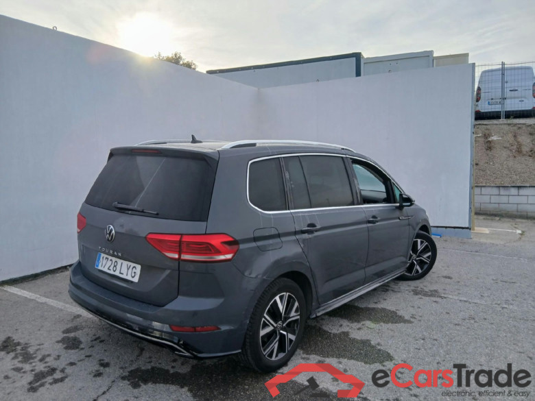 VOLKSWAGEN Touran / 2015 / 5P / monovolumen compacto Sport 2.0 TDI 90kW (122CV) #2