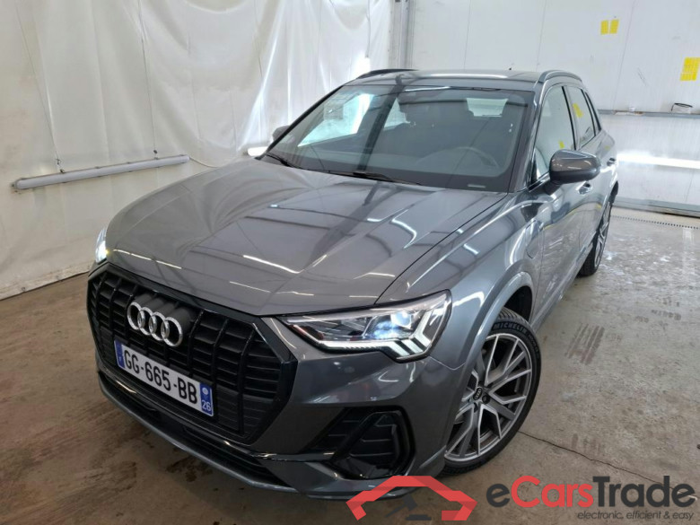 AUDI Q3 / 2018 / 5P / SUV 45 TFSI E 245 S TRONIC S LINE