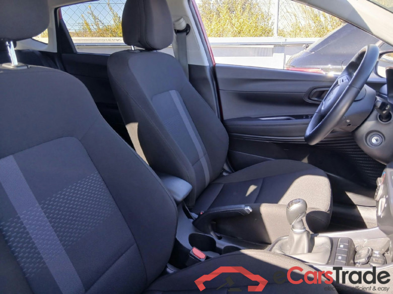 HYUNDAI i20 / 2023 / 5P / berlina con portón 1.0 TGDI 48V Klass #6