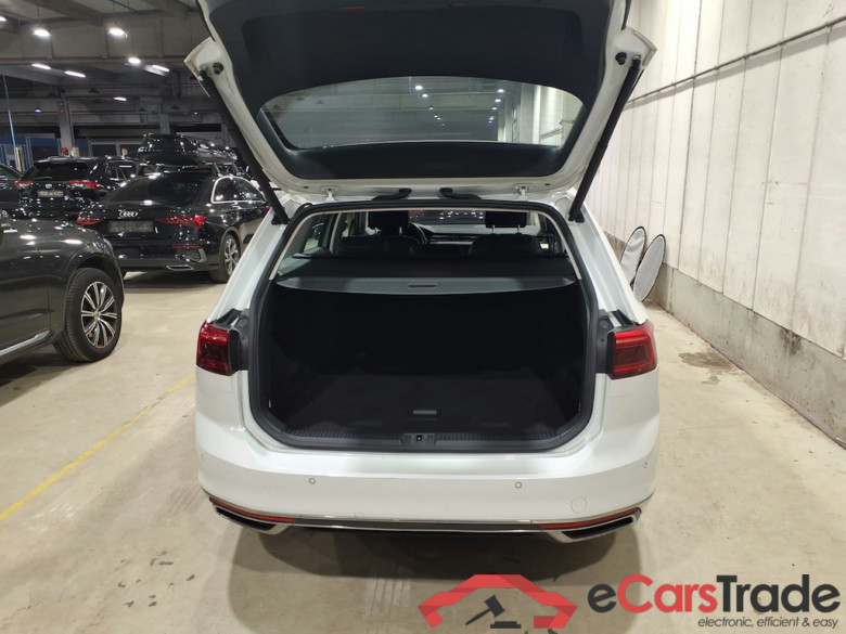 VOLKSWAGEN PASSAT VARIANT - 2019 1.5 TSI Elegance Business OPF #3