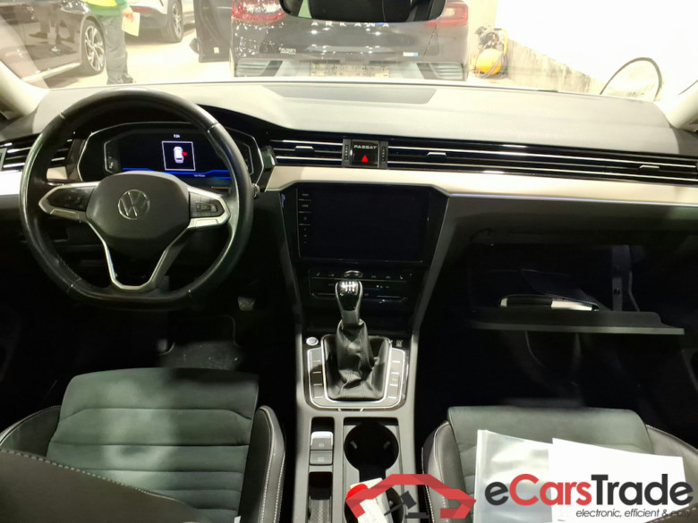 VOLKSWAGEN PASSAT VARIANT - 2019 1.5 TSI Elegance Business OPF #6