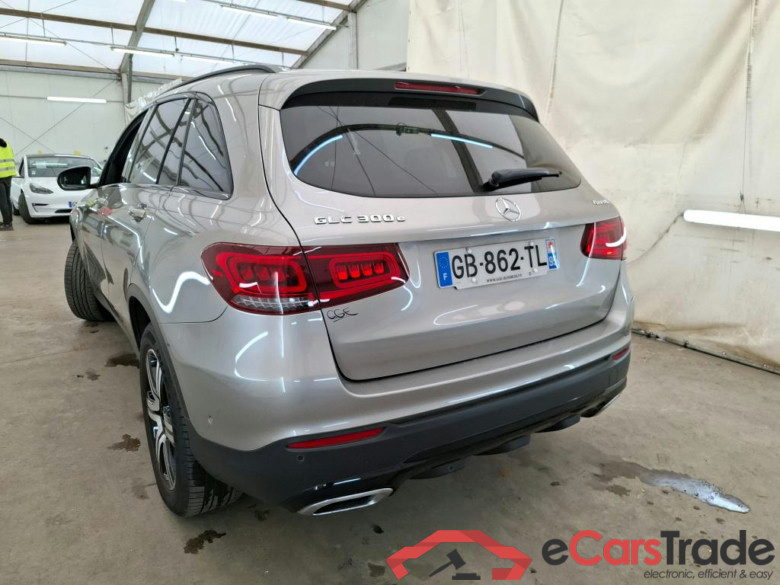 MERCEDES-BENZ GLC / 2019 / 5P / SUV GLC 300 e Business Line 4Matic #3