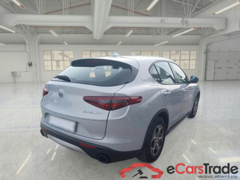 ALFA ROMEO STELVIO / 2017 / 5P / SUV 2.2 TD 190 CV SUPER BUSINESS AT8 Q4 #2