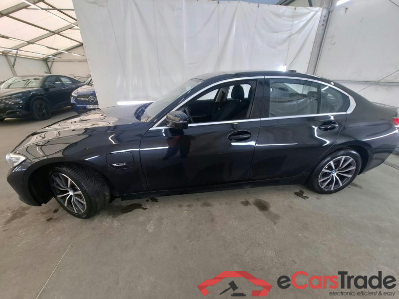 BMW Série 3 Berline / 2018 / 4P / Berline 330e 292ch Business Design BVA8 Hybride #4