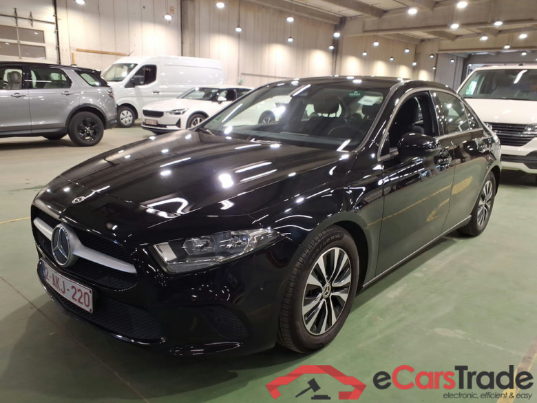 MERCEDES-BENZ A-CLASS LIMOUSINE 2.0 A 180 D BUSINESS SOLUTION DCT