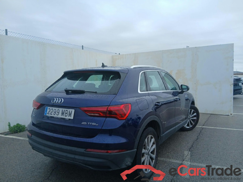 AUDI Q3 / 2018 / 5P / todoterreno 45 TFSI e 180kW S tronic Advanced #2