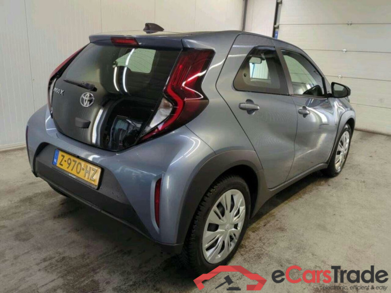 TOYOTA Aygo X 1.0 VVT-i MT Play #2