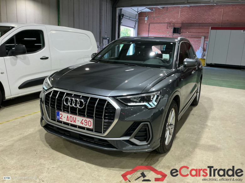AUDI Q3 1.4 45 TFSI E S TRONIC S LINE