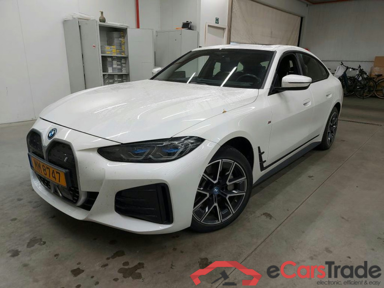 BMW I - BMW I4 eDrive40 340PK M Sport Pack Innovation With Laser Lights & Driving Assistant Pro & Business & Power Foldable Towing Hook & SunRoof & 18Inch Alloy  * ELECTRIC *