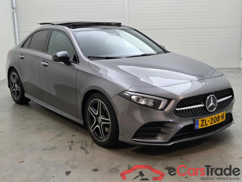 MERCEDES-BENZ A-klasse 200 Launch Edition Premium #2