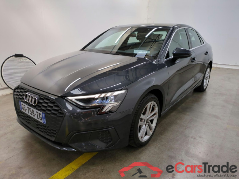 AUDI A3 Berline / 2020 / 4P / Berline 30 TFSI MHEV S Tronic 110 Business Line #1