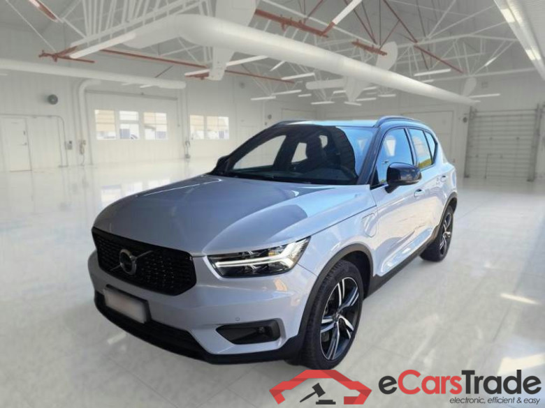 VOLVO XC40 / 2017 / 5P / SUV T5 PLUG-IN HYBRID AUTO RECHARGE R-DESIGN #1