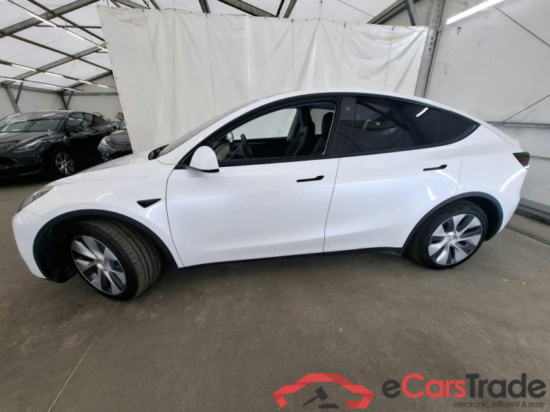 TESLA Model Y / 2021 / 5P / SUV RWD #4
