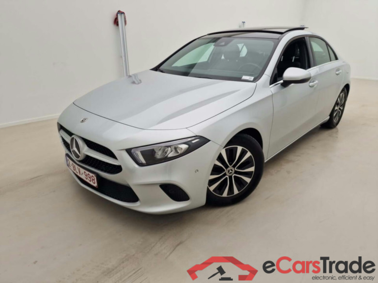 MERCEDES-BENZ A-KLASSE LIMOUSINE 1.3 180 7G-DCT LUXURY LINE #1