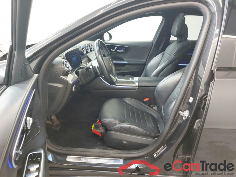 Mercedes-Benz C-Klasse Berline C 300 e AMG Line 4d #3