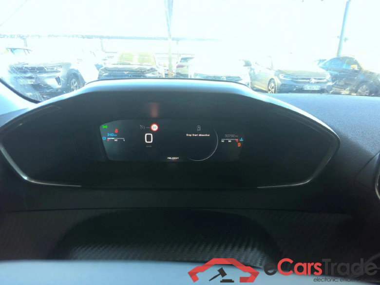 Peugeot 208 Allure 1.2 PureTech 100 S&S BVM6 #6