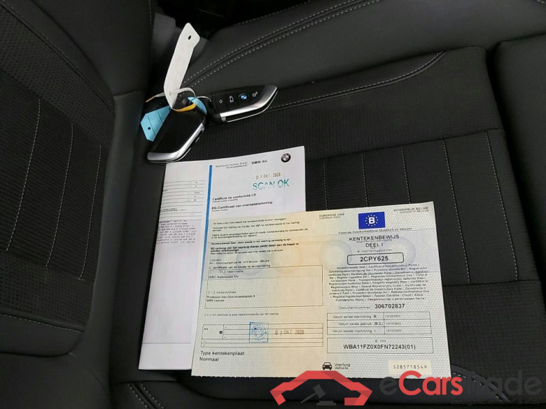 BMW - BMW 3 TOURING 318dA 136PK With Climatic & Navigation & Sport Seats & Active Cruise Control #4