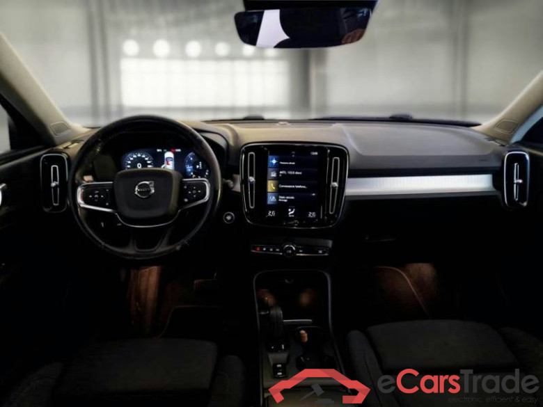 VOLVO XC40 / 2017 / 5P / SUV D3 AUTOMATICO MOMENTUM PRO #3