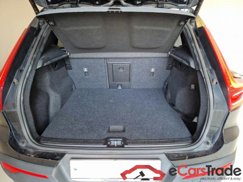 VOLVO XC40 / 2017 / 5P / SUV D3 AUTOMATICO MOMENTUM PRO #5