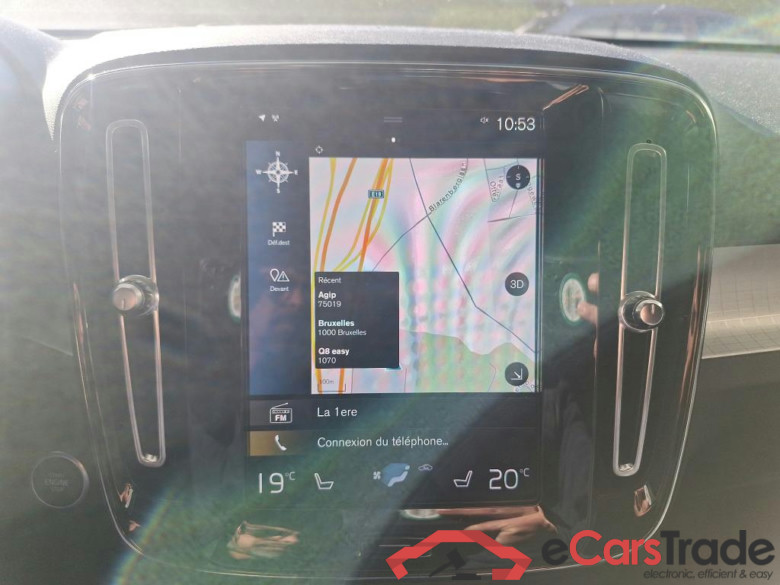 VOLVO XC40 2.0 B4 GEARTRONIC MOMENTUM PRO #2