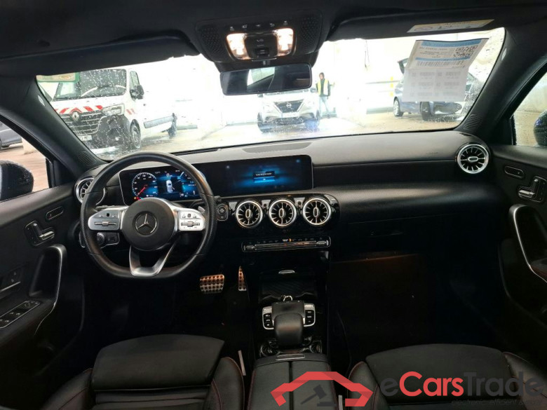 MERCEDES-BENZ Classe A 5p Berline A 200 d AMG Line 8G-DCT #5